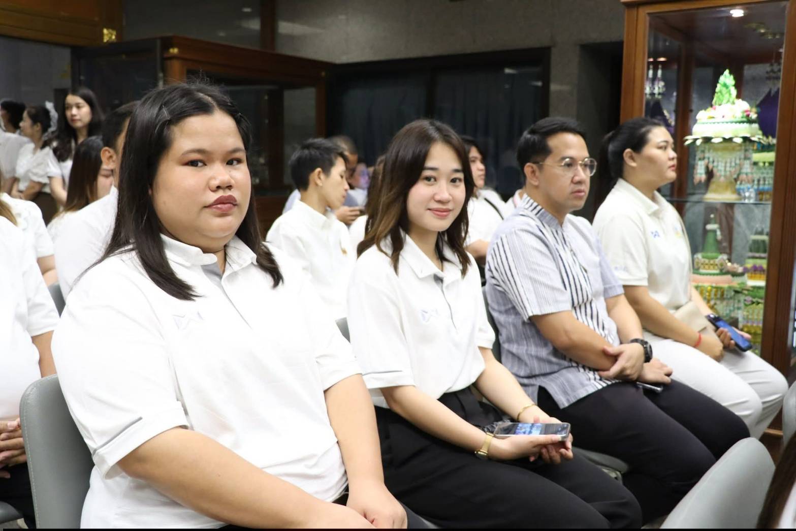 title - ศูนย์ส่งเสริมและพัฒนาอาชีพเสริมนอกภาคการเกษตร โดย สำนักงานการปฏิรูปที่ดินเพื่อเกษตรกรรม จัดโครงการพัฒนาบุคลากรเพื่อเพิ่มประสิทธิภาพการดำเนินงานด้านศิลปหัตถกรรม กิจกรรมไหว้ครูช่าง ณ ชั้น 2 อาคารพระมิ่งขวัญ ศูนย์ส่งเสริมและพัฒนาอาชีพเสริมนอกภาคการเกษตร (ศูนย์ศิลปาชีพบางไทรฯ (เดิม))